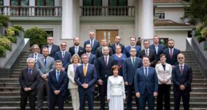 Президентът Силяновска пожела на новото правителство на Северна Македония отговорно да изпълняват програмата си