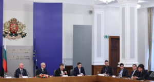 Първите ученици, спечелили по 2000 лева стипендия от института INSAIT, ще бъдат представени в Софийския университет
