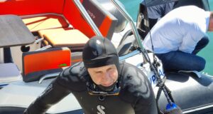 президентът облече водолазен костюм