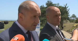 Радев отговори на Пеевски: Не коментирам паник атаки, тук дума има медицината