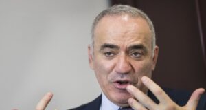 Русия заплаши бившия световен шампион по шах Гари Каспаров с повдигане на криминални обвинения