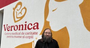 Свещеник направи първата социална болница в Румъния; клиниката е изградена с дарения