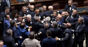 бой в парламента в Италия