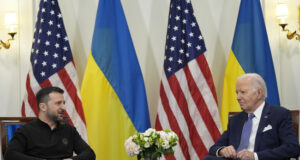 Президентът на САЩ Джо Байдън разговаря с украинския си колега Володимир Зеленски