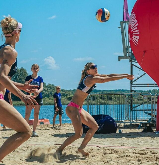 Състезателка на Левски София спечели сребърен медал в турнира за купата на Полша по плажен волейбол