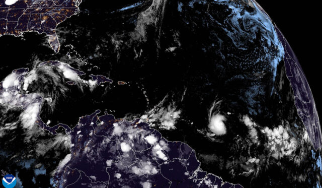 Тропическата буря "Берил" се формира в Атлантическия океан