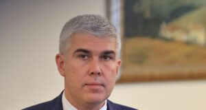 Увеличението на цената на тока за битовите потребители ще бъде средно под 1,5% за трите оператора от 1 юли, каза Владимир Малинов