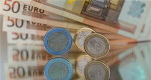 ХИНА: Средното нетна заплата в Хърватия за април е 1323 евро, ръст от 14% на годишна база