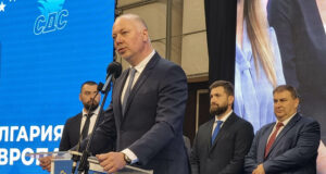 Хората в евролистата на ГЕРБ-СДС съчетават опита с перспективата, според Росен Желязков