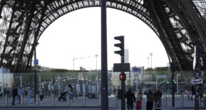 Броят на бездомниците по улиците на олимпийската столица Париж се увеличава