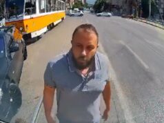В нарушение на правилата бабаит задръсти кръстовище в София и налетя на бой (ВИДЕО)