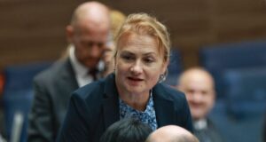 В парламентарната група на "Величие" има разлом, който само слепец не може да види, смята депутатът Красимира Катинчарова