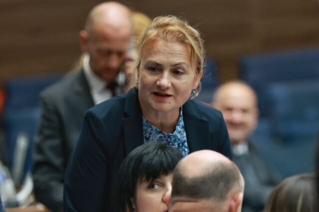 В парламентарната група на "Величие" има разлом, който само слепец не може да види, смята депутатът Красимира Катинчарова