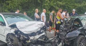 Заради катастрофа с трима пострадали е въведена временна организация на движението на главния път за „Маказа“ в района на чернооченското село Патица