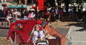 Народни обичаи и автентични носии показаха в търговищкото село Кралево на тематичен празник