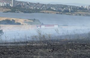 Огненият ад продължава: Лумнаха два нови пожара Голям пожар се разгоря в Карловско. Пламъците стигнаха на метри от къщите на селата Каравелово и Богдан.