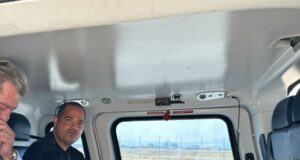 Вътрешният министър огледа с хеликоптер района на пожара Снимка: БТА