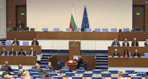 Парламентът дебатира предложеното от ГЕРБ правителство (НА ЖИВО)