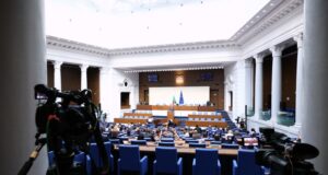 Показали сме приоритети си, отворили сме възможността за дебати, каза Искра Михайлова от ДПС на влизане в парламента