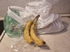 Създайте си навик да пазарувате с торби за многократна употреба, не е нужно бананите да се слагат в найлонов плик, съветват експерти от „За Земята“