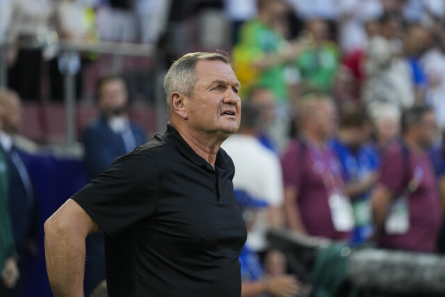 Треньорът на Словения Матияж Кек: "Когато започнеш да изброяваш къде играят португалците, направо може да те заболи главата"