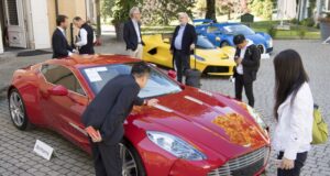 луксозни коли, търг