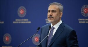 АА: Блокирането на помощта от Израел и оставянето й да изгние е „първата фаза на геноцида“ срещу палестинците, каза турският външен министър