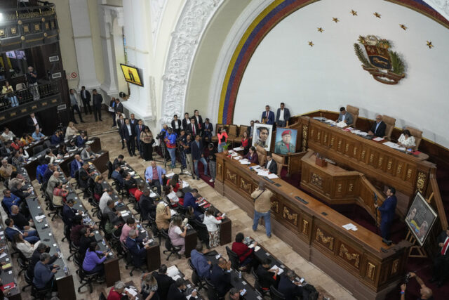 Венецуелският парламент отложи заседанието си за гласуване на закон "срещу фашизма“