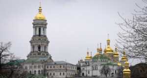 Володимир Зеленски подписа закон, забраняващ свързаната с Москва православна църква