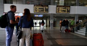 Възстановено е движението на пътнически и бързи влакове в междугарието Мирково-Долно Камарци
