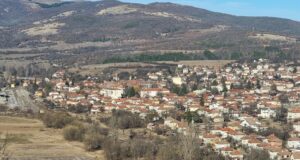 Ден на града отбелязват жителите на Земен днес