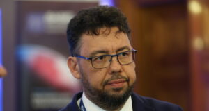 ИНТЕРВЮ
                                                                                                Ако се купуват български електрически кабели, потребителите ще се предпазят от тежки инциденти и загуби, каза председателят на БАСЕЛ Димитър Белелиев