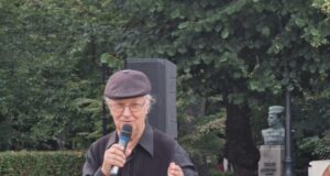 Искам да накарам хората да се усмихват на истории, запечатани в кадри, точно както една хубава песен, каза Стефан Диомов на откриването на своята фотоизложба