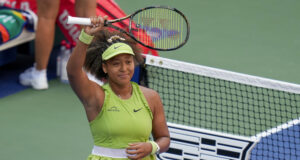 Наоми Осака победи Елена Остапенко в сблъсък между две шампионки от Големия шлем в първия кръг на Откритото първенство на САЩ по тенис