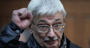 Освободеният от затвора руски дисидент Олег Орлов заяви, че се обсъжда размяната на още затворници