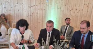 От 2021 г. в 3300 училища и детски градини се доставят биологични хранителни продукти, заяви министър Георги Тахов