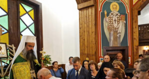 Радвам се, че след дълго време отново може да се служи в този прекрасен храм, каза патриарх Даниил в църквата "Преображение Господне" в Боровец