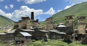 Сванети: "Страната на хилядите кули" привлича все повече туристи с недокосната природа и отгласи от неопитомено минало