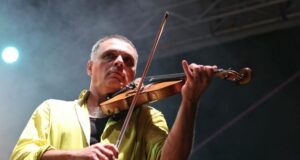 Стотици отбелязаха рождения ден на “Албена” с концерт на Васко Василев