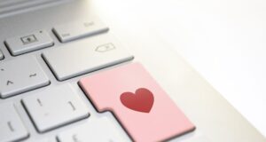 Сърбия дари на Украйна 5000 лаптопа и таблета