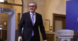 Тази година би следвало да бъде най-успешната за туризма по морето в България, каза служебният министър Евтим Милошев