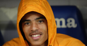 Треньорът на Олимпик Марсилия Роберто Де Дзерби смята, че головете на Мейсън Грийнууд ще успокоят споровете около привличането му