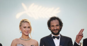 Актрисата Мария Бакалова и режисьорът Али Абаси след премиерата на "Стажантът" на кинефестивала в Кан на 20 май 2024