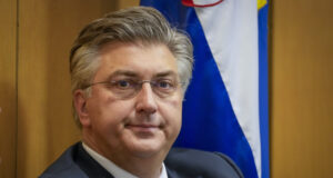 Хърватският премиер Андрей Пленкович благодари на пожарникарите и пилотите за гасенето на пожарите на хърватското адриатическо крайбрежие