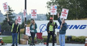 Белият дом призова "Боинг" и стачкуващите работници да преговарят за взаимноизгодно споразумение