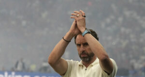 Бившият селекционер на Англия Гарет Саутгейт не бърза да направи избор за бъдещето си