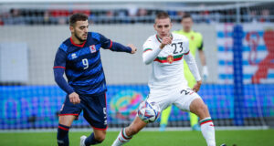 Валентин Антов игра цял мач за Кремонезе при поражение от Каляри за Купата на Италия