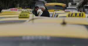 Гръцките таксиметрови шофьори са изправени пред глоба от 1000 евро за отказ от използване на ПОС терминал