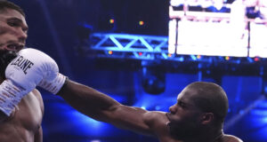 Даниел Дюбоа нокаутира Антъни Джошуа и защити титлата си на Световната боксова федерация