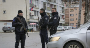 Двама сърби бяха арестувани в Митровица по време на визита в града на косовския премиер Албин Курти
